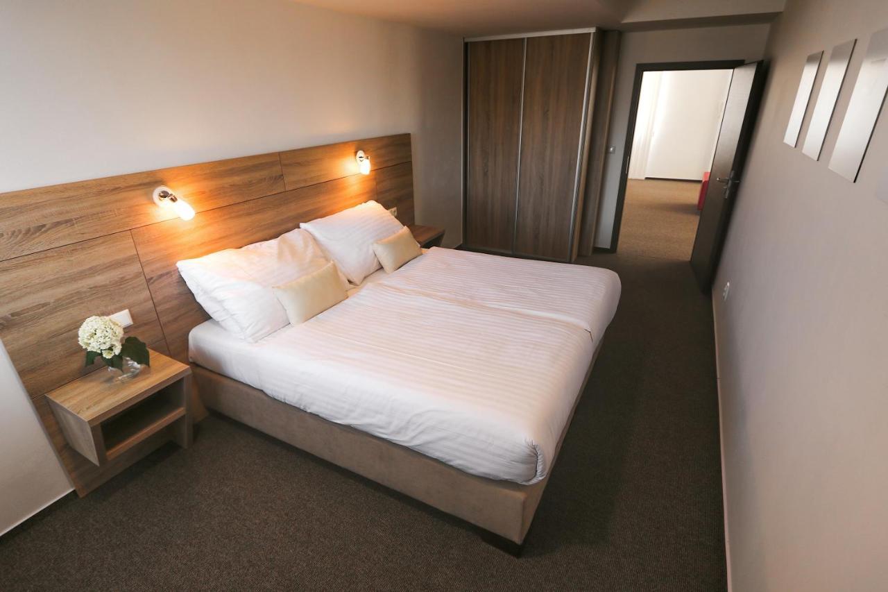 Residence Sirava *** คาลูชา ภายนอก รูปภาพ
